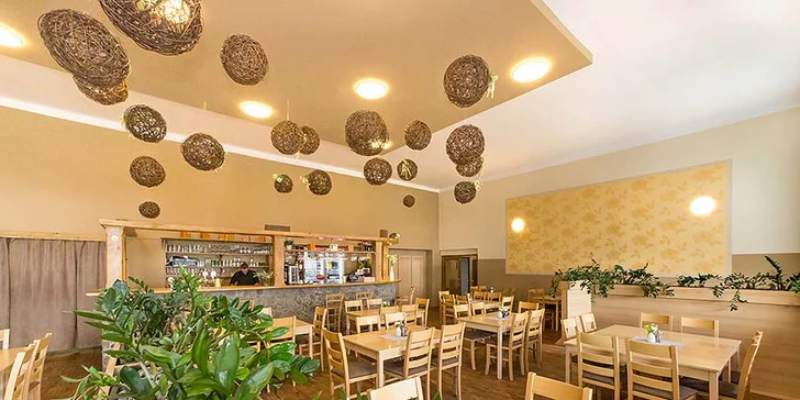 Zima nebo jaro u Lipna s polopenzí, wellness a lahví sektu