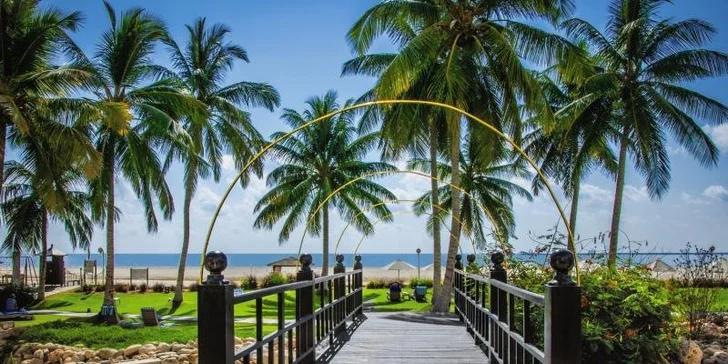 Luxusní pobyt v 5* resortu v Ománu: 5–11 nocí s all inclusive, bazén, fitness, přímo u pláže