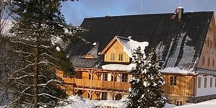 3 dny na samotě v horách pro 2 s polopenzí, 20% slevy na vleky a lahví vína