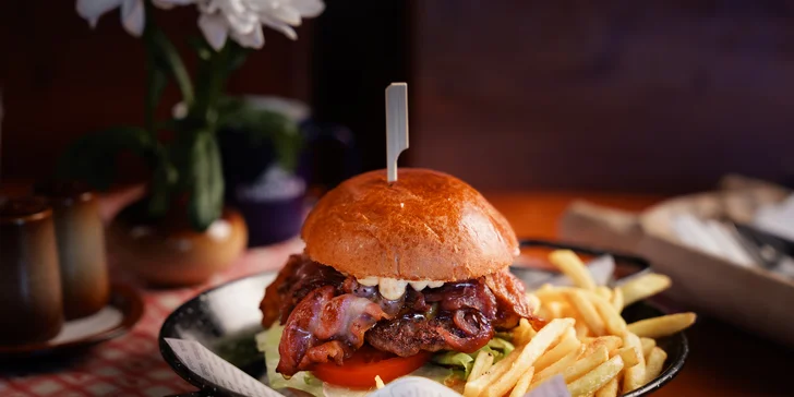 Závan zahraničnej kuchyne prinesie Stodola burger s poctivým kusom hovädzieho mäsa.