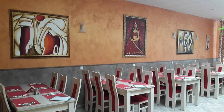 Ochutnáte tradiční naan i rýži a samozřejmě nebude chybět dezert.  