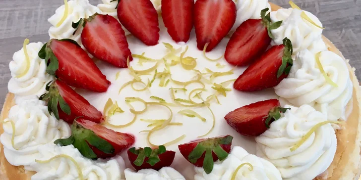 Výběr ze 4 dortů: mascarpone, ovocný, čokoládový a citronový cheesecake