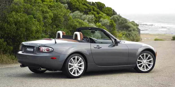 Zapůjčení Mazdy MX5 roadster na 12, 24 nebo až 48 hodin