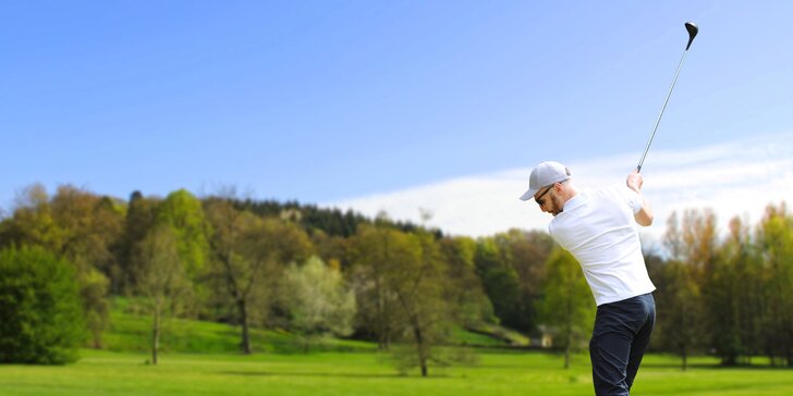 Pobyt na zámečku Myštěves: 2 nebo 3 dny pro dva s celodenní hrou golfu