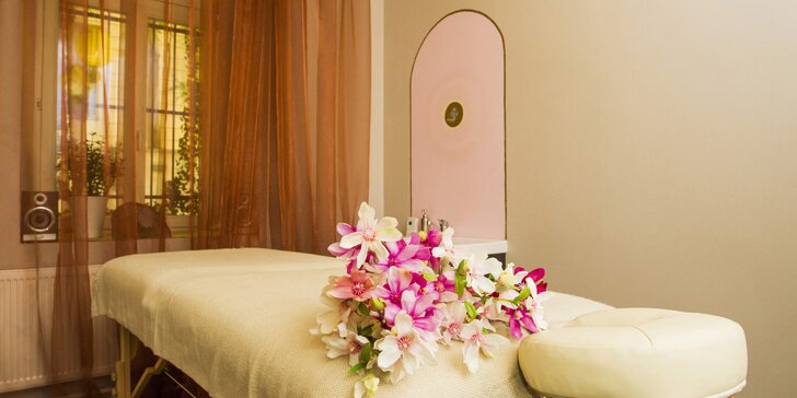 Síla doteku dokáže zázraky: terapeutická masáž podle výběru v centru Avasa