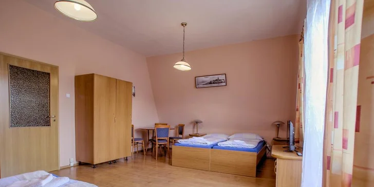 Pobyt se snídaní pro dva i rodinu přímo u Slapské přehrady