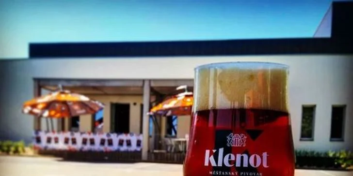 3chodové menu pro dva: škvarková pomazánka, vepřová panenka, palačinka i káva