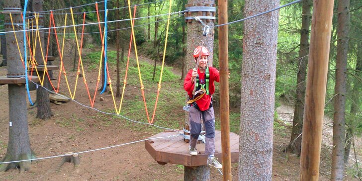 Lanový park Želivka se spoustou překážek: vstup pro děti, dospělé i rodiny