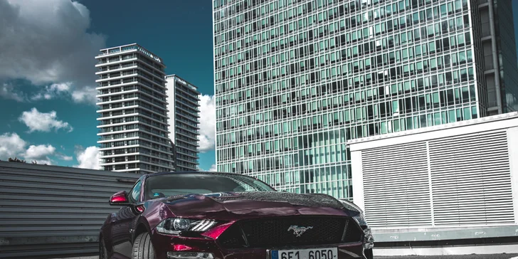 Za volantem Ford Mustang 5.0 GT 2019: projížďka i zapůjčení na víkend