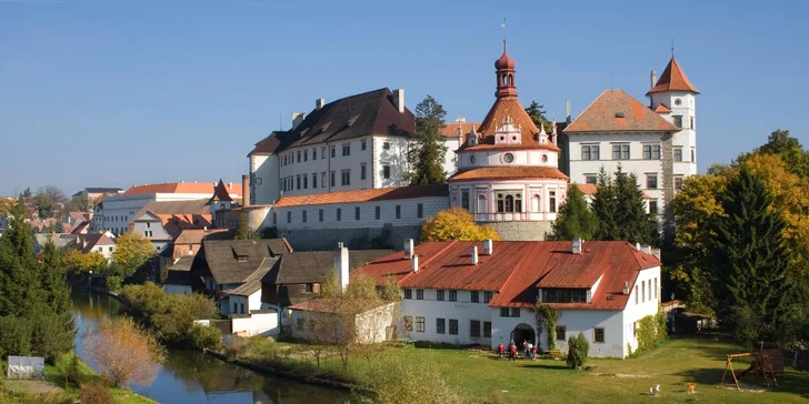 Pohodový pobyt v Jindřichově Hradci: polopenze, relax i bazén
