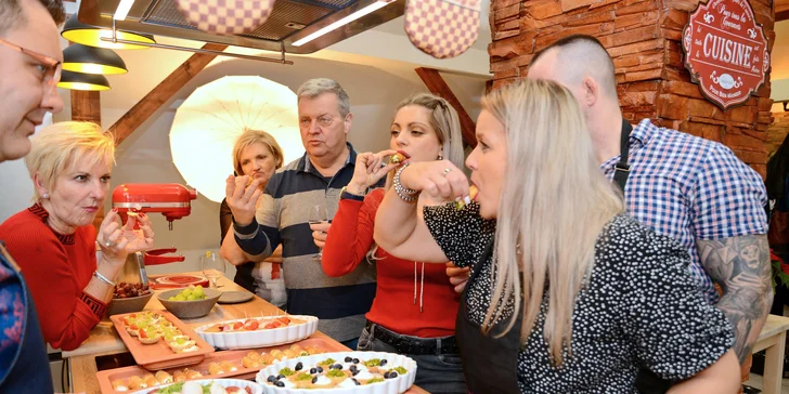 Vy se zase můžete zdokonalit třeba v přípravě sushi či masa a steaků.