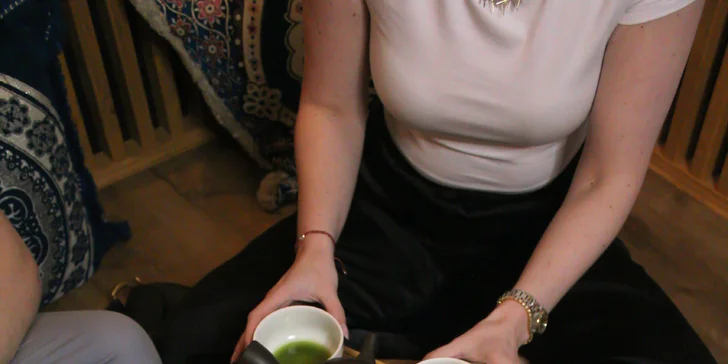 Vyzkoušet můžete také zdejší poke bowl a ceremoniální matchu. 
