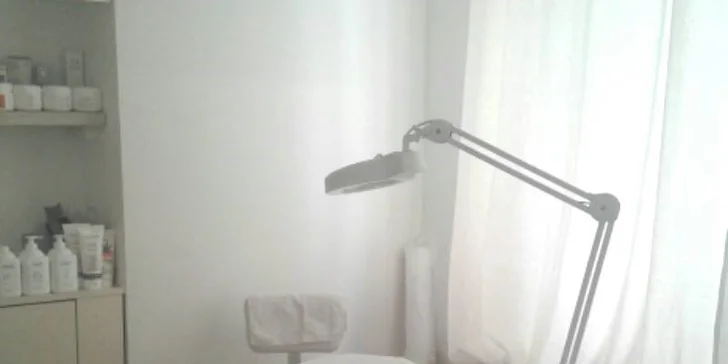 Studio Vasiliki najdete přímo u tramvajové zastávky Újezd.