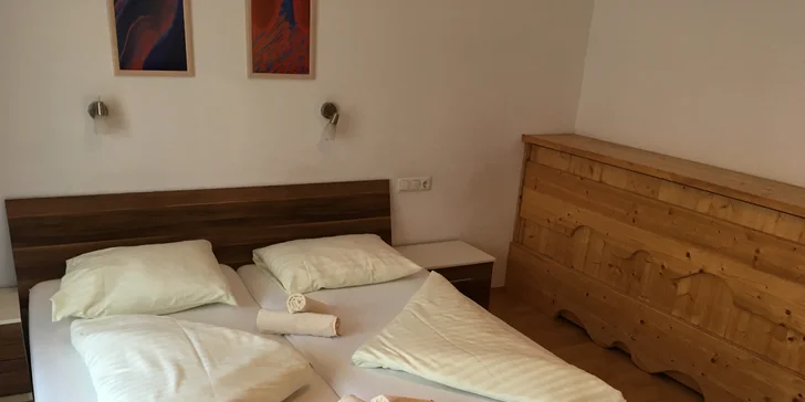 Veškerý komfort vám poskytnou dvoulůžkové pokoje s možností až 3 přistýlek.