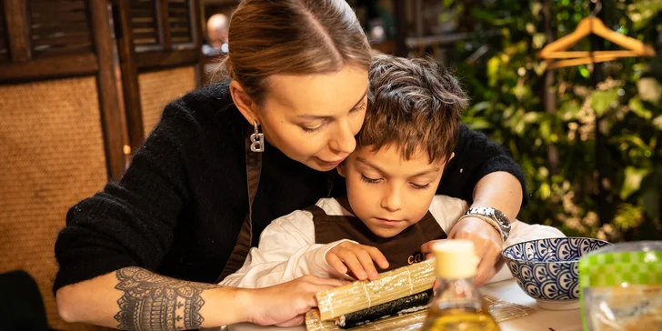Vařit budete ve skupině 8–16 účastníků v moderní restauraci Pru 58 v Tusarově ulici.