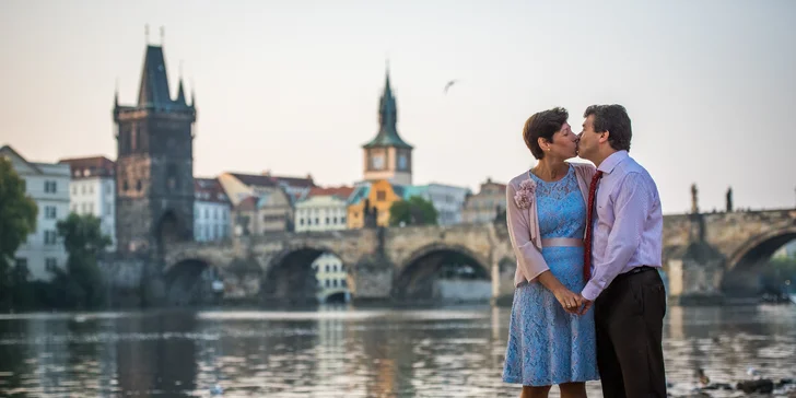 Výsledkem bude 8 či 12 profesionálně upravených a citlivě vyretušovaných snímků.