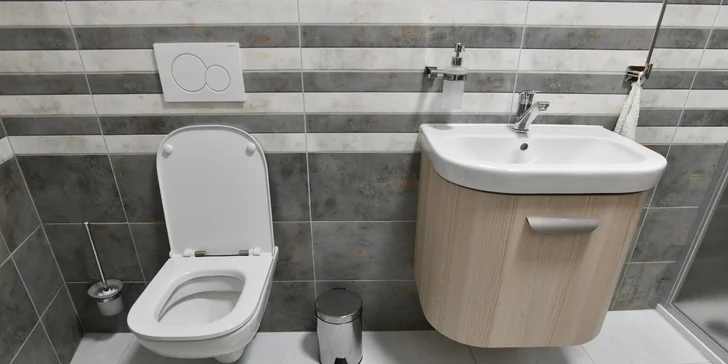 ... nebo prostornější rodinný pokoj pro čtyři nebo pět hostů. 