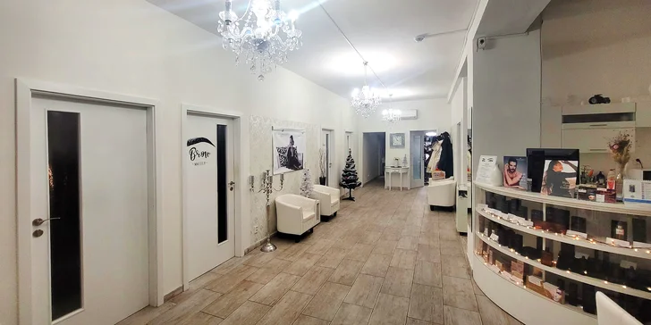 Salon se nachází v centru Brna jen pár kroků od Svoboďáku. 