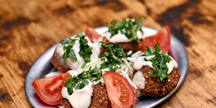 Falafel (cizrnové karbanátky)
