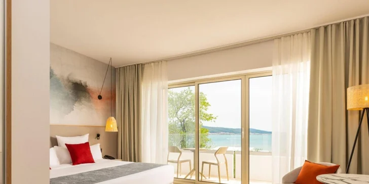 Čekají na vás prostorné pokoje Superior (32 m²) s klimatizací a WiFi. 
