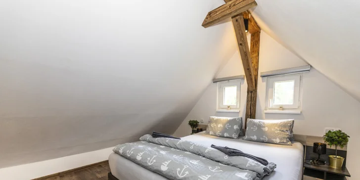 Uvnitř objektu se nacházejí hned čtyři apartmány, jeden z nich se stane místem pro vaši dovolenou. 