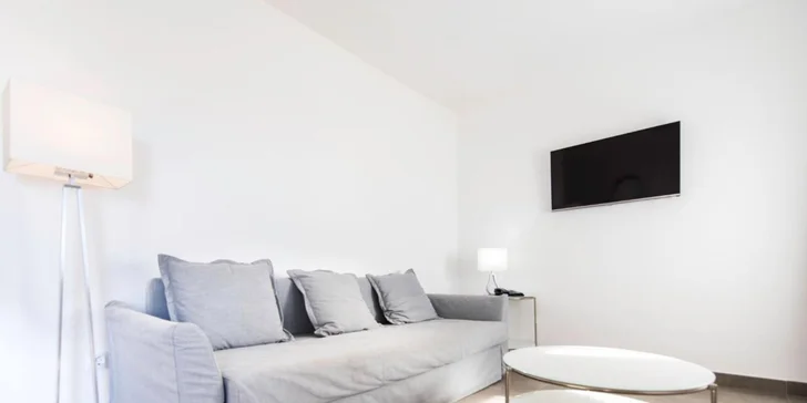 Nechybí televize a Wi-Fi připojení.