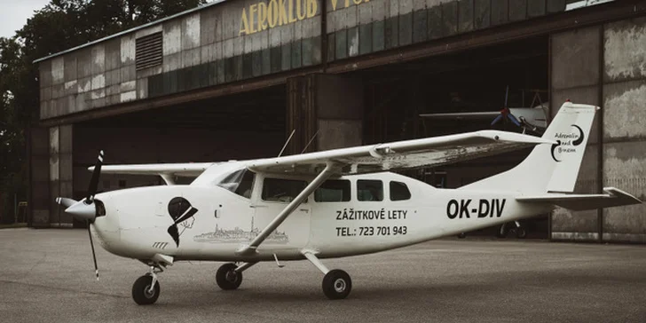  Letoun je po celkové generální opravě, koncipován ve stylu retro.
