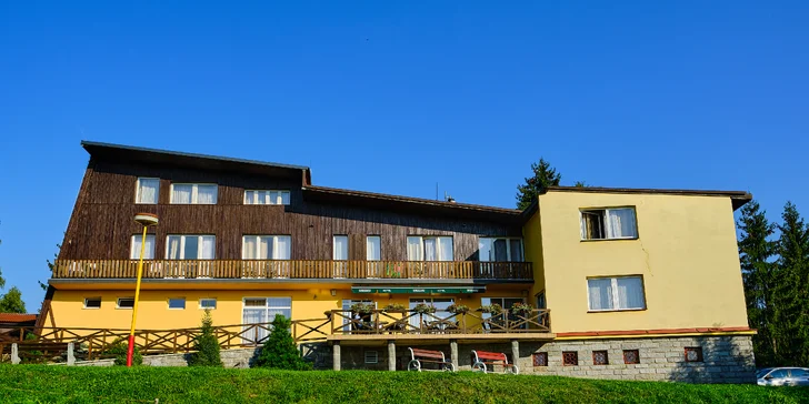 Hotel má skvělou polohu - na dosah máte hory, Rožnov i Pustevny.