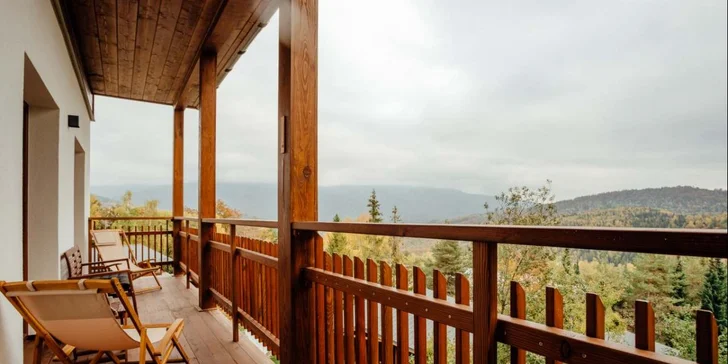 V Relax centre Piecky si doprajete oddych na lôžkach v presvetlenej odpočivárni alebo na balkóne v priamom kontakte s prírodou a výhľadmi na panorámu Stolických vrchov a prírodu Prednej Hory