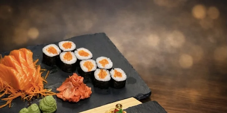 Užijete si čerstvé ryby, domácí salát nebo třeba vybrané sashimi a specialní rolky.