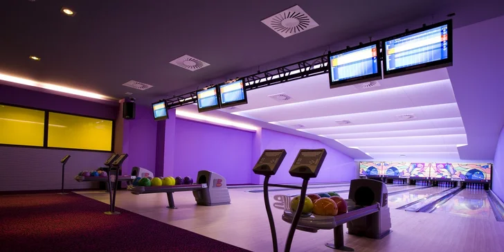 Súčasťou hotela je aj bowling bar s 5 dráhami.
