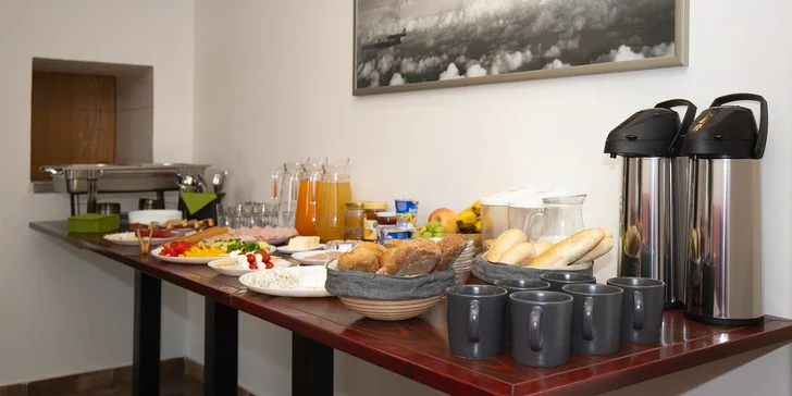 Každé ráno odstartujete bufetovou či servírovanou snídaní (dle obsazenosti).