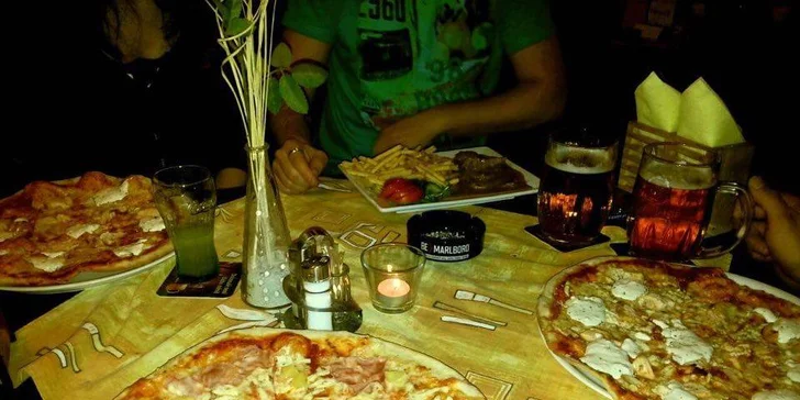 Na čepu mají Gambrinus a Prazdroj, k italské klasice ale skvěle sedne i sklenka vína.