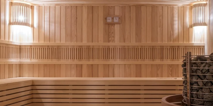 Pokud hledáte únik od vnějšího světa, hotelové spa centrum vás přivítá tichou a hřejivou aurou. 