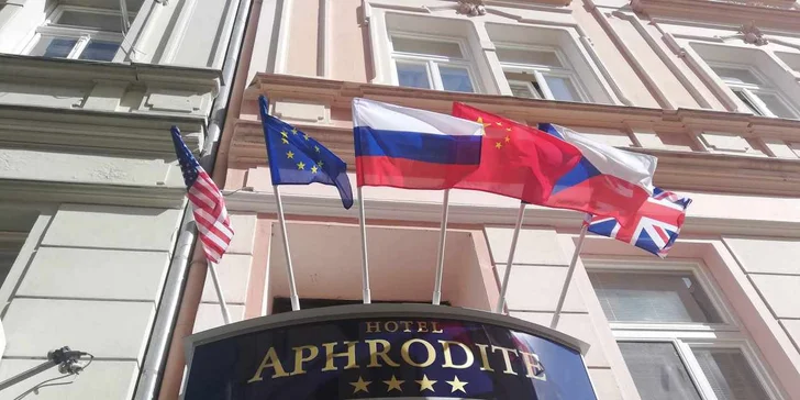 Od hotelu je to k Vřídlu ani ne 300 metrů. 