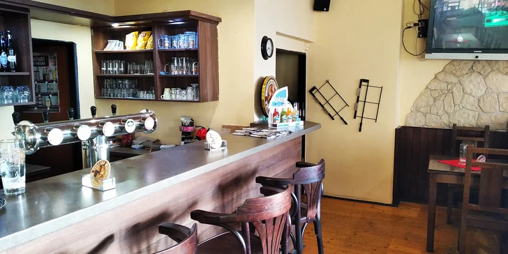 Čepují zde pivo Březňák a Beránek speciál.