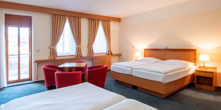 Hotel má v ponuke 34 izieb a apartmánov, ktoré sú zariadené všetkým, čo potrebujete na dokonalý oddych.