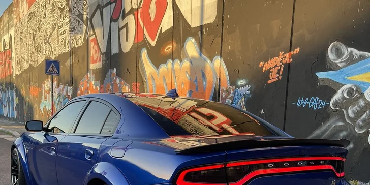 Užijte si parádní spolujízdu v Dodge Charger! 