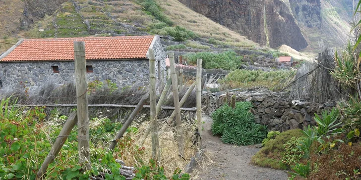 Během šestidenního zájezdu vás čeká pohodová procházka hlavním městem Funchal.