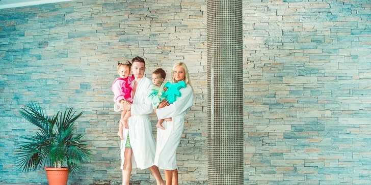 V bohatě vybavených prostorách se maximálně uvolníte.  A dítě do 4,9 roku bydlí bez nároku na lůžko zdarma – hotel je totiž "baby friendly" a nejmenší hosté zde najdou i svůj dětský koutek nebo bazén,