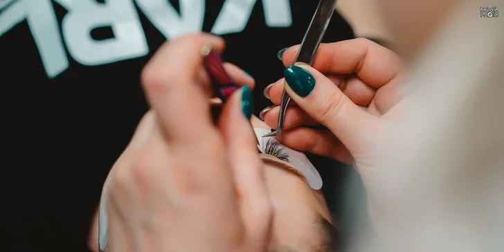 Skúsené kozmetičky v Beauty studio Marcélle majú s aplikáciou umelých rias množstvo skúseností