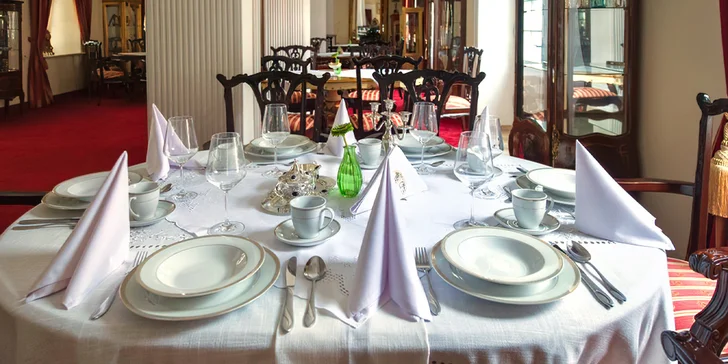 V balíčku máte polopenzi. 