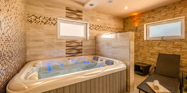 Po turistike sa vám bude nepochybne hodiť relax vo wellness centre. 