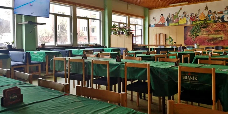 Restaurace je úplně stejná jako v seriálu. Její vzhled se nezměnil už 19 let.