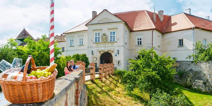 Zámocký pobyt vo Weinvierteli: hotel s raňajkami neďaleko termálnych kúpeľov Laa