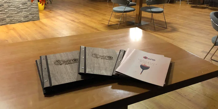 Jistě vás potěší, že voucher využijete i na nápoje – v nabídce nechybí asijské nealko i alko drinky a koktejly, teplé nápoje, víno, domácí limonády i čaje a pivo Pilsner Urquell.