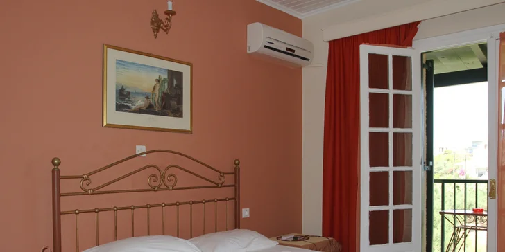 K dispozici budete mít TV se satelitními programy, na Wi-Fi se připojíte ve společných prostorách penzionu.