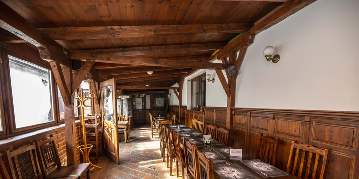 Restauraci najdete kousek od zastávky Na Haldě.
