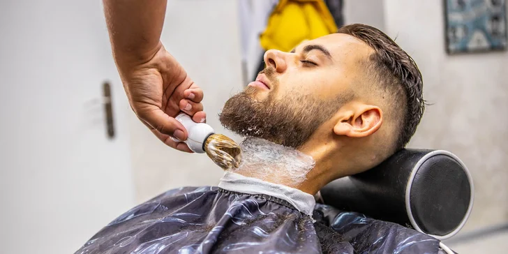 Profesionálny pánsky strih a úprava brady vo FATHER BARBER SHOP