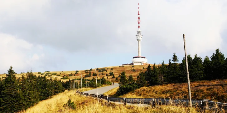 Pobyt pod Pradědem od podzimu do jara: 3–8 dní v Jeseníkách s ubytováním a polopenzí pro dva